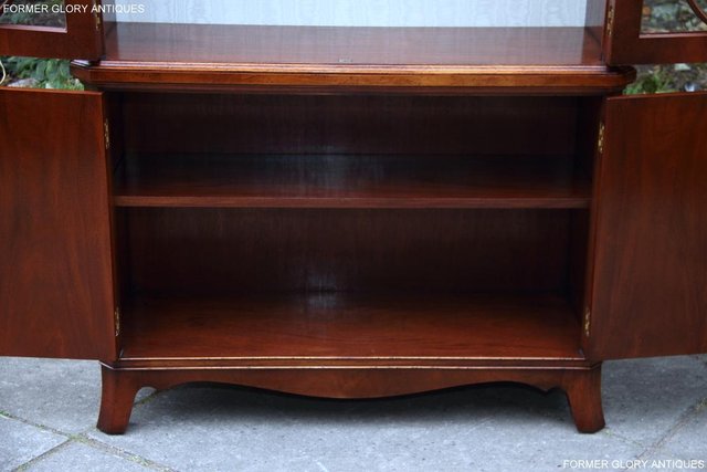 Image 48 of TITCHMARSH AND GOODWIN MAHOGANY CHINA GLASS DISPLAY CABINET