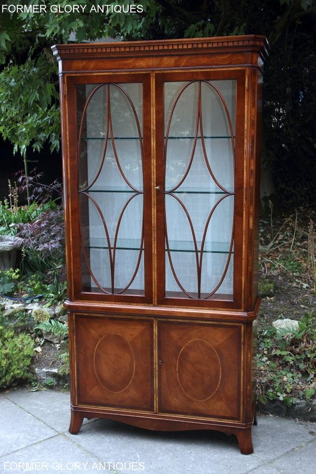 Image 63 of TITCHMARSH AND GOODWIN MAHOGANY CHINA GLASS DISPLAY CABINET