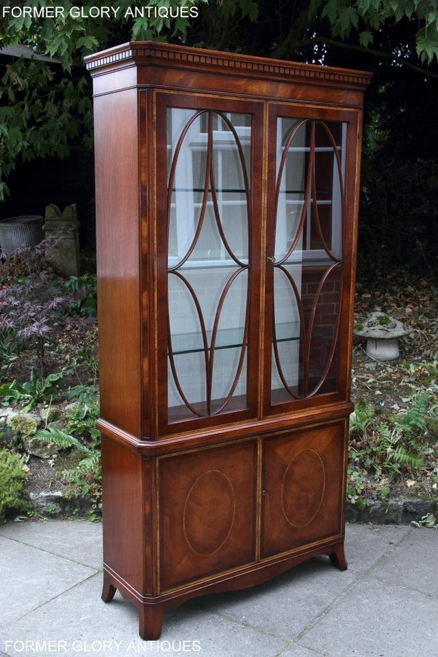Image 68 of TITCHMARSH AND GOODWIN MAHOGANY CHINA GLASS DISPLAY CABINET