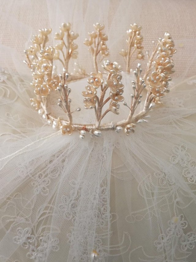 Image 3 of VINTAGE Wax Flower Pearl tiara Crown Two Tier Veil WEDDING