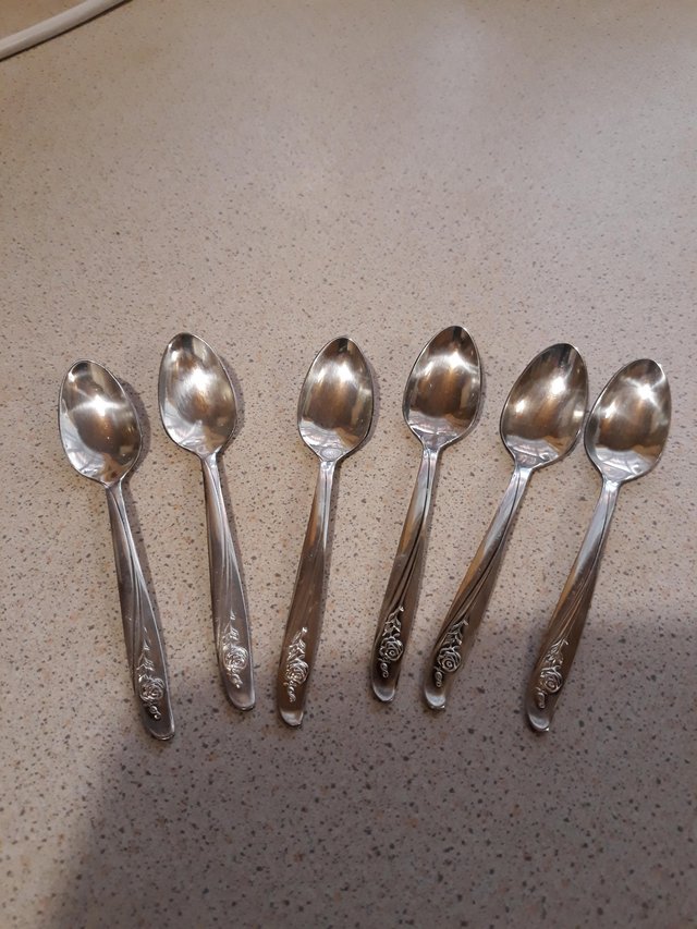 Preview of the first image of Plate coffee/egg spoons.