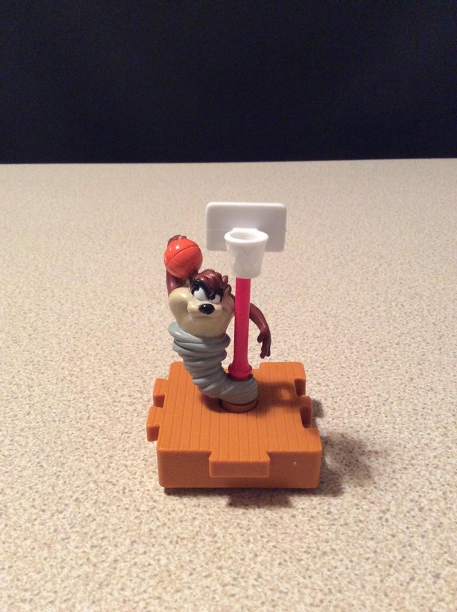 Preview of the first image of Looney Tunes SPACE JAM Tasmanian Devil McDonalds Toy 1996.