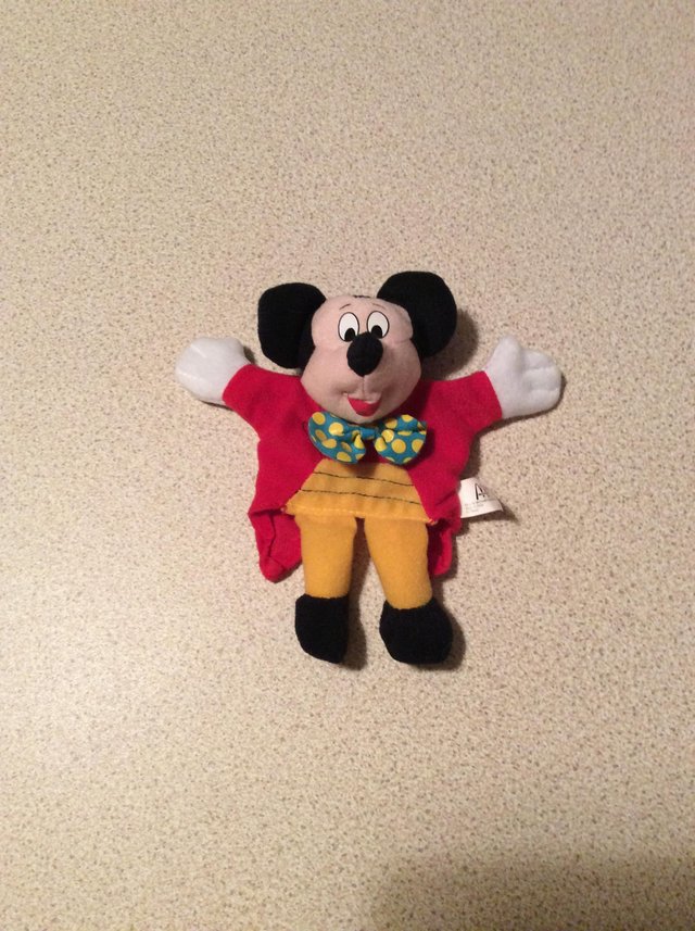 Preview of the first image of Disney Mickey Mouse Finger Puppet McDonalds Toy 2001.