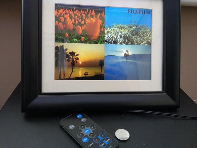 Preview of the first image of Fiji Film DP-7P Digital Photo Frame..