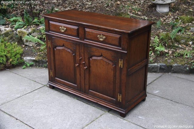 Image 20 of TITCHMARSH AND GOODWIN OAK DRESSER BASE SIDEBOARD HALL TABLE