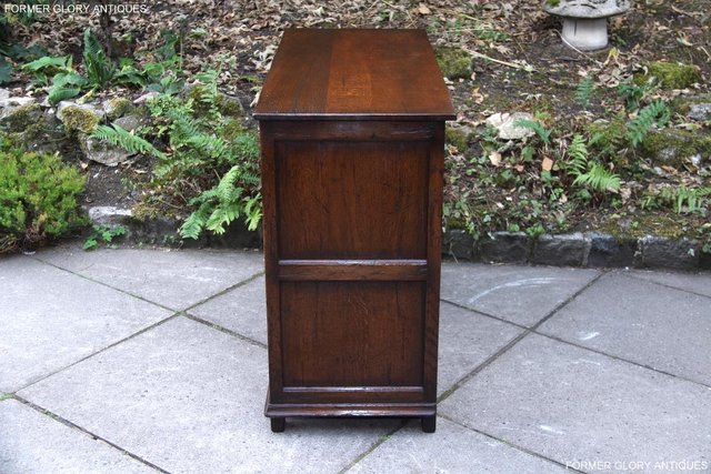Image 31 of TITCHMARSH AND GOODWIN OAK DRESSER BASE SIDEBOARD HALL TABLE
