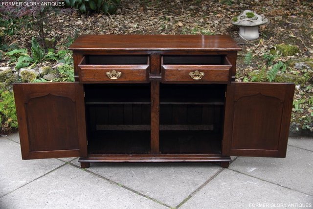 Image 66 of TITCHMARSH AND GOODWIN OAK DRESSER BASE SIDEBOARD HALL TABLE