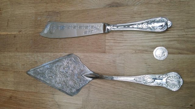 Image 2 of Very Ornate Silver plated Cake Knifes x2 & Tongs 2