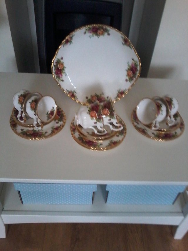 Image 3 of Royal Albert Old country roses