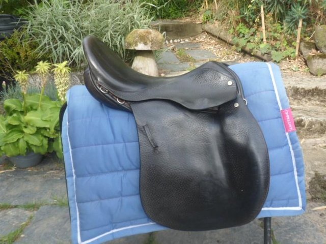 Preview of the first image of English Leather 17'' GP Saddle REDUCED.