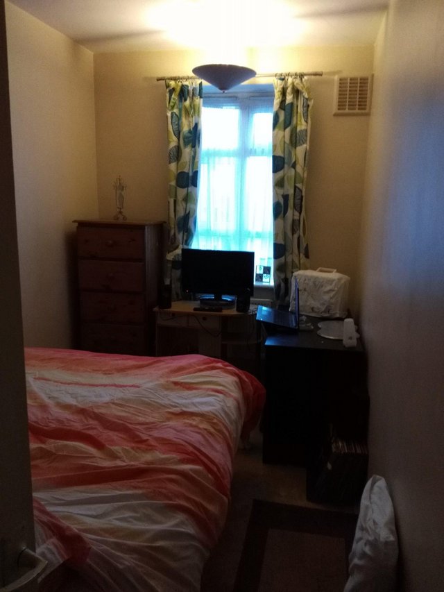 Image 3 of 3 bed RTB flat SE London swap for 2 bed with own garden Kent