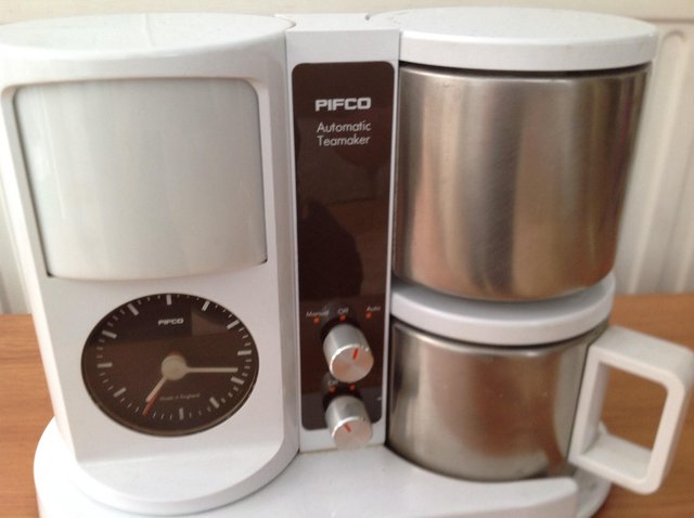 Preview of the first image of TEASMADE PHILIPS RETRO bedside light/Alarm.
