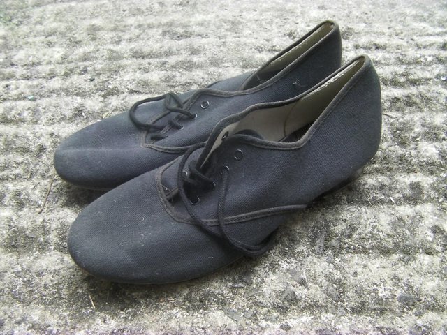 Preview of the first image of Tap Shoes Size 4.