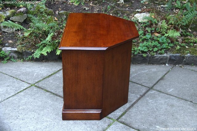 Image 21 of TITCHMARSH & GOODWIN SOLID OAK CORNER TV CABINET DVD STAND
