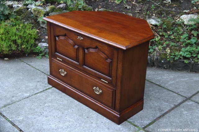 Image 34 of TITCHMARSH & GOODWIN SOLID OAK CORNER TV CABINET DVD STAND