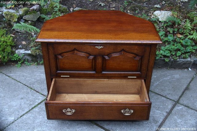 Image 44 of TITCHMARSH & GOODWIN SOLID OAK CORNER TV CABINET DVD STAND
