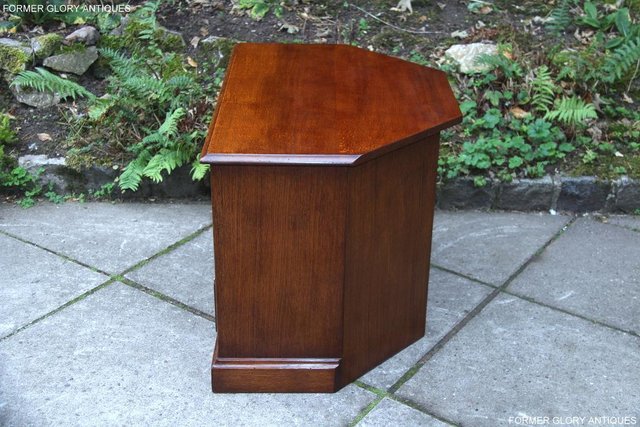 Image 51 of TITCHMARSH & GOODWIN SOLID OAK CORNER TV CABINET DVD STAND