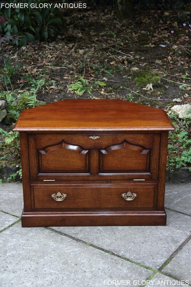 Image 59 of TITCHMARSH & GOODWIN SOLID OAK CORNER TV CABINET DVD STAND