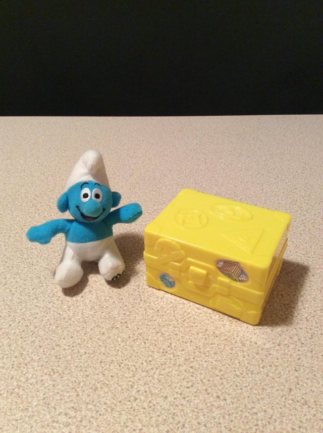 Preview of the first image of Smurfs Calendar Collection McDonalds Plush Toy 2000.