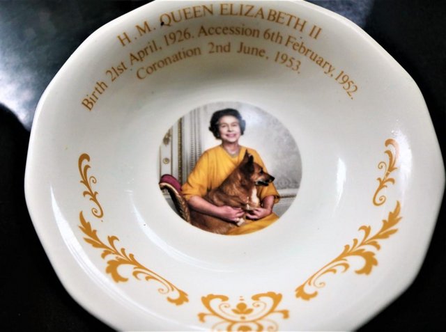 Image 2 of Queen Elizabeth Dishes