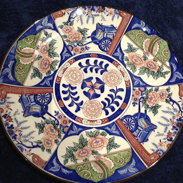 Image 2 of Large decorative plate 32cm diameter