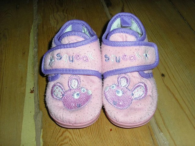 Preview of the first image of Girls pumps and slippers size 5.