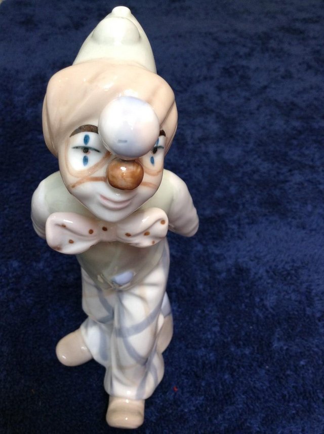 Preview of the first image of Casades of Spain Clown Figurine.