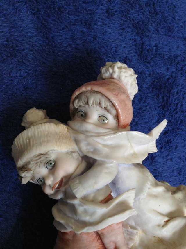 Image 3 of Giuseppe Armani figurine - Boy and Girl on a Sledge