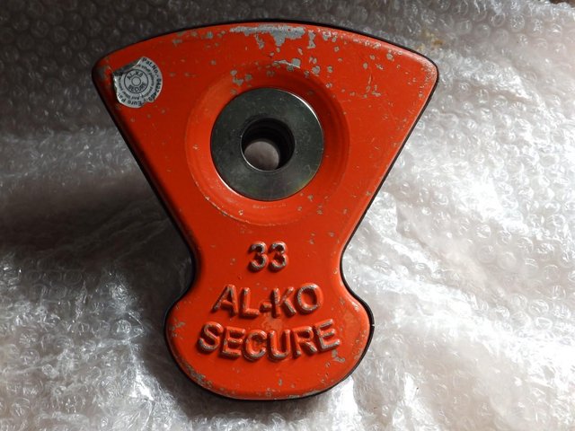 Preview of the first image of ALKO WHEEL LOCK LOZENGE No 33 ONLY..