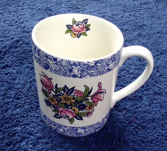 Preview of the first image of Rington's Floral Fancy mug.