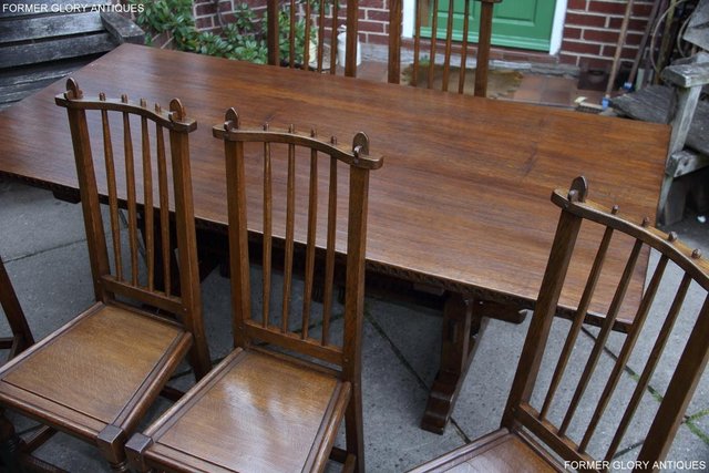 Image 80 of A NIGEL RUPERT GRIFFITHS OAK DINING SET TABLE & SIX CHAIRS