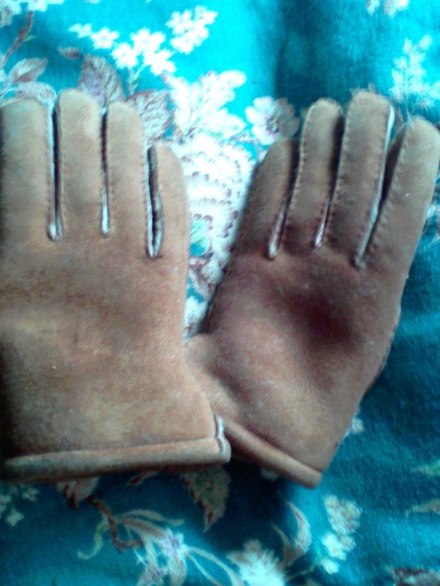 Image 2 of Ladies Small leather sheepskin gloves brand New