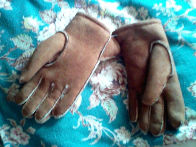Image 3 of Ladies Small leather sheepskin gloves brand New
