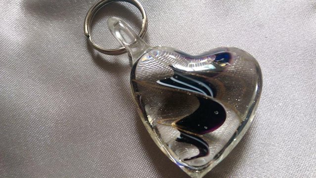 Image 2 of Glass heart with pattern inset, keyring.