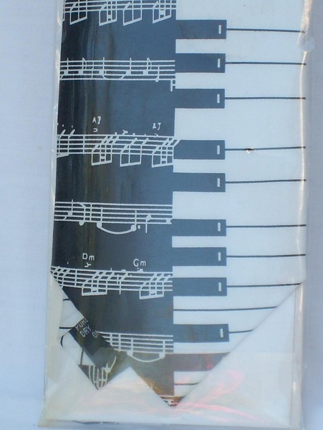 Preview of the first image of HANDPAINTED Silk Piano/Music Tie NEW!.