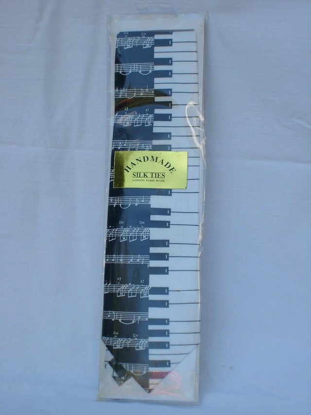 Image 3 of HANDPAINTED Silk Piano/Music Tie NEW!