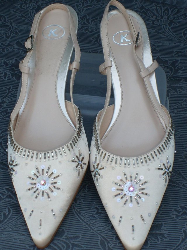 Preview of the first image of K SHOES Gold Satin Sling Back Shoes – Size 8/42 NEW!.