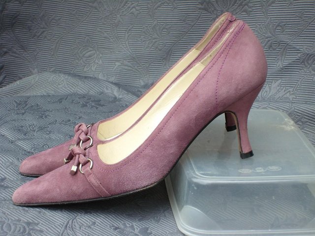 Preview of the first image of RUSSELL & BROMLEY Mauve Suede Shoes - Size 6/39.