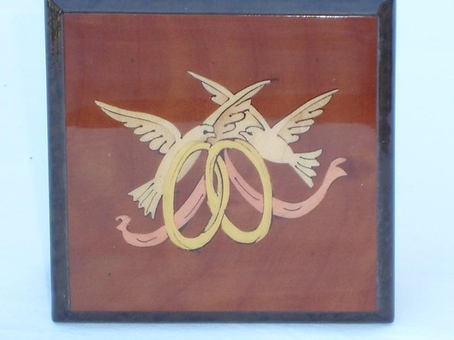 Image 2 of Sorrento Italy, Dove/Ribbon Wood Marquetry Box