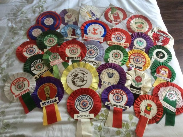 Preview of the first image of FOOTBALL ROSETTES.