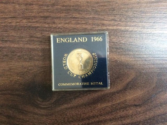 Preview of the first image of ENGLAND 1966 WORLD CUP CHAMPIONSHIP - COMMEMORATIVE MEDAL -.