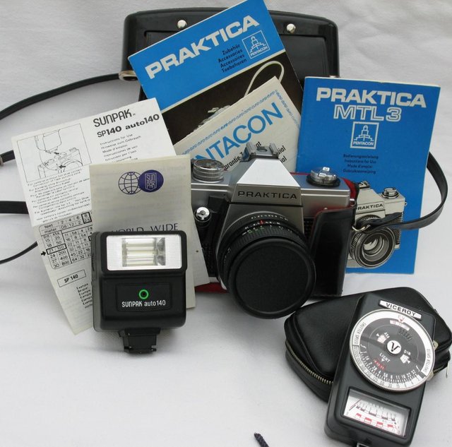 Preview of the first image of Praktica MTL3 Camera with flash and light meter – Vintage.