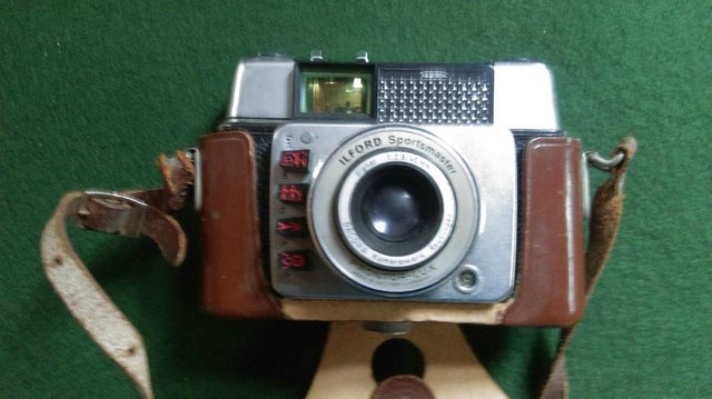 Image 2 of x7 Vintage Iconic cameras of the 50s,60s & 70s