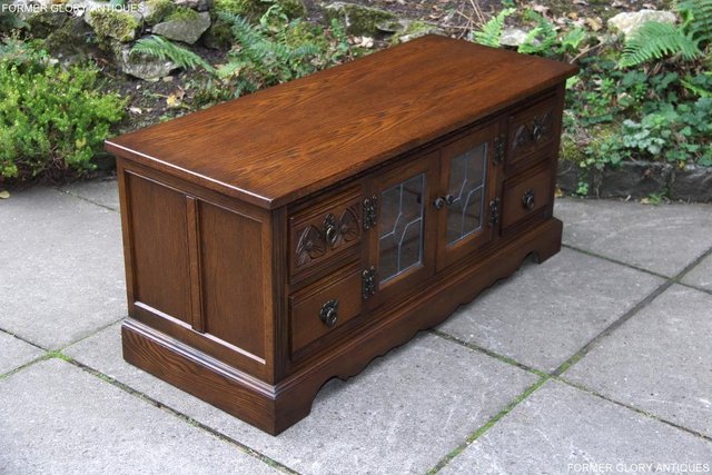 Image 2 of AN OLD CHARM LIGHT OAK TV DVD CABINET BASE STAND HI FI TABLE