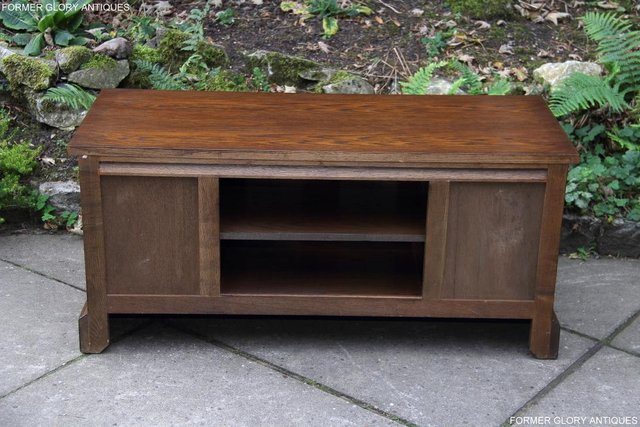 Image 5 of AN OLD CHARM LIGHT OAK TV DVD CABINET BASE STAND HI FI TABLE
