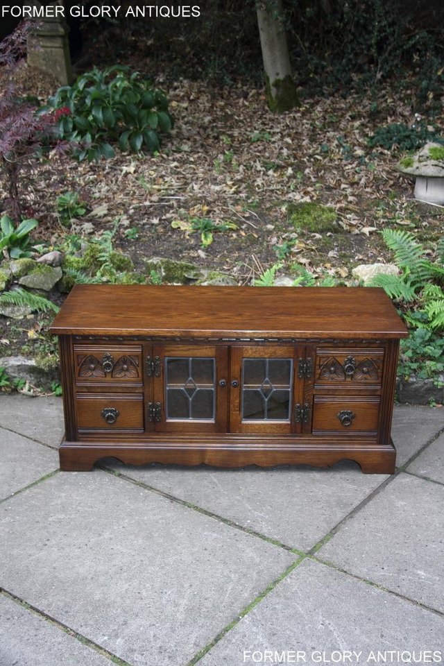 Image 32 of AN OLD CHARM LIGHT OAK TV DVD CABINET BASE STAND HI FI TABLE