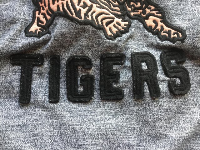 Image 8 of SUPERDRY Tigers Grey Marl T Shirt Sz M, 36-42” Bust/91-107cm