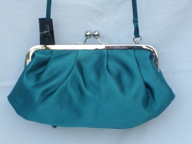 Image 3 of NEW LOOK Green Cross Body Bow Bag NEW