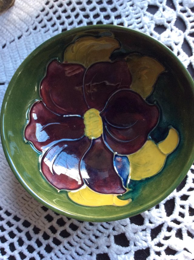 Preview of the first image of Moorcroft bowl from 1950s.