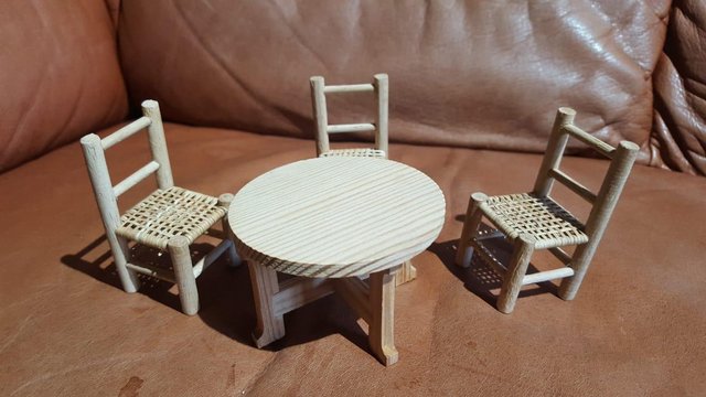 Image 3 of Dolls house wooden dining table & 3x wicker chairs